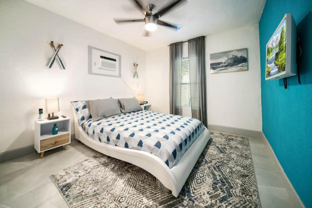 Olas Newly Renovated Coastal 1br Near *