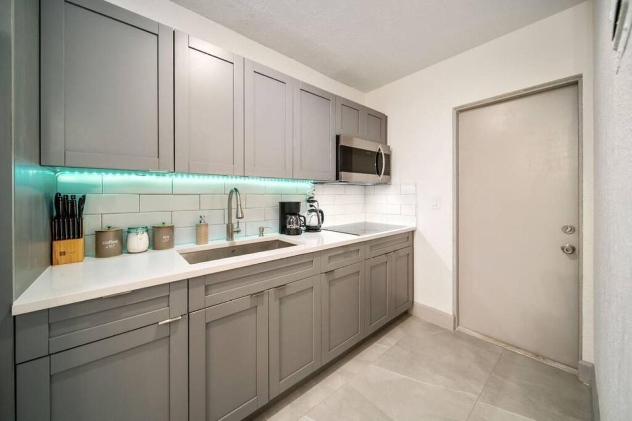Olas Newly Renovated Coastal 1br Near Apartment Fort Lauderdale