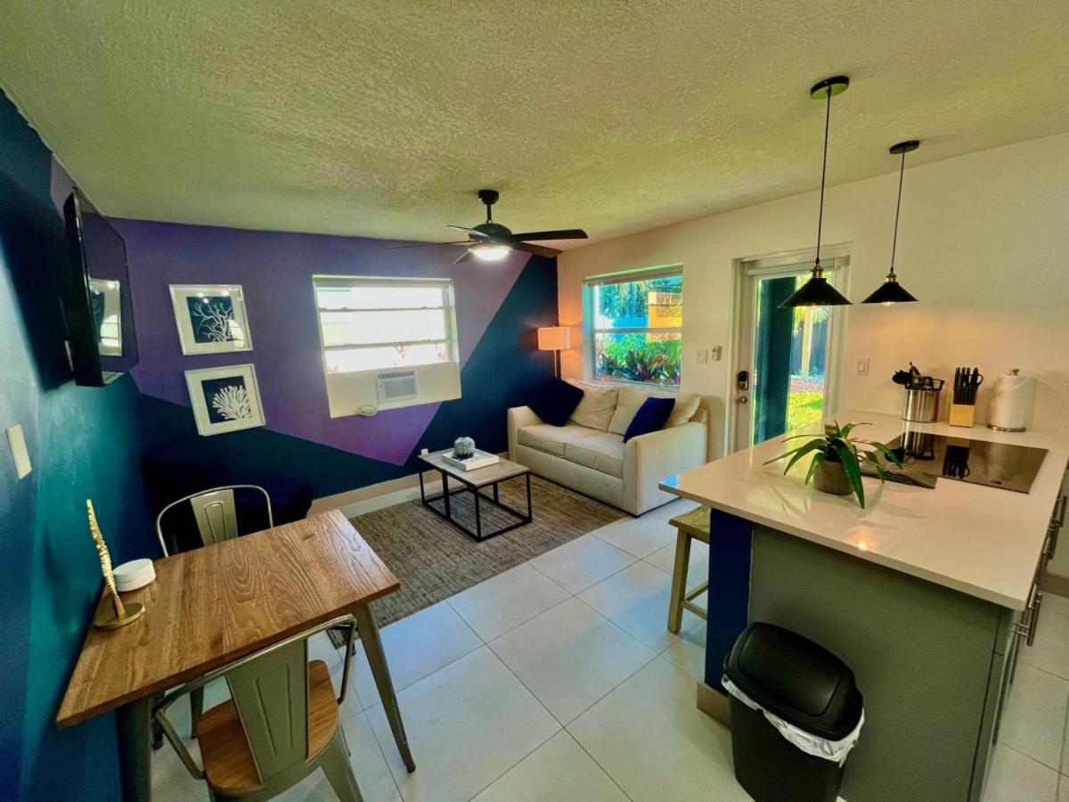 Suavemauve Olas * Fort Lauderdale