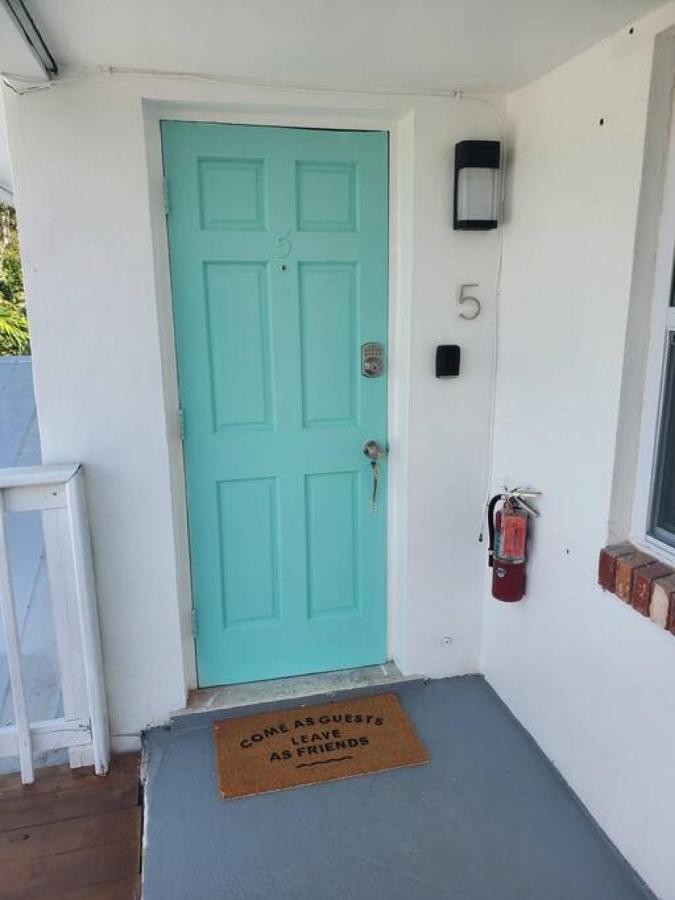 Short Walk To Wilton Drive - 5 Apartment