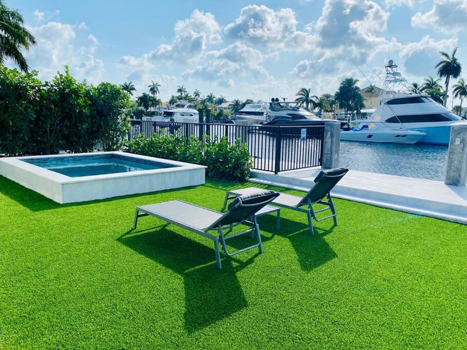 Apartment Waterfront With Pool And Outdoor Kitchen *