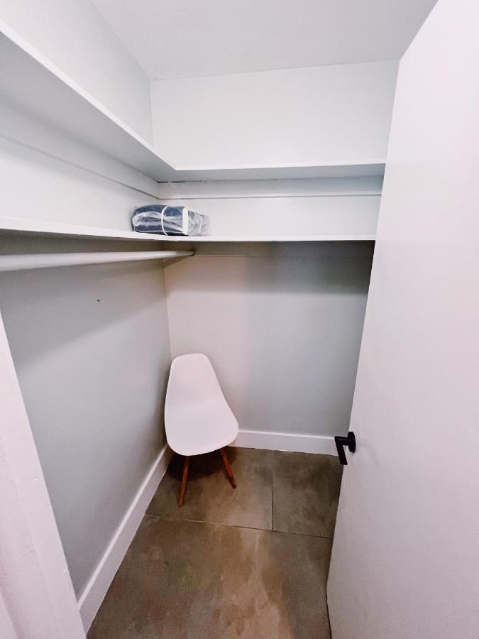 By Lowkl Apartment *
