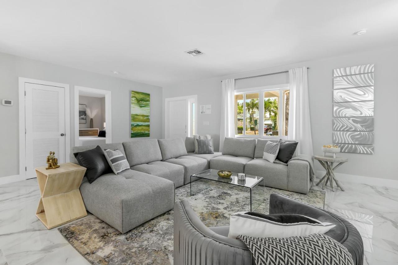 Pool, Game Room, Near * Fort Lauderdale