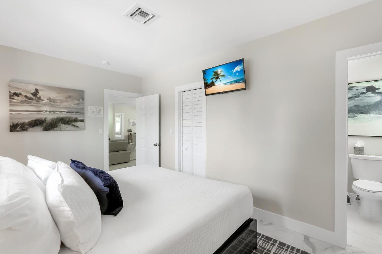 Pool, Game Room, Near Fort Lauderdale