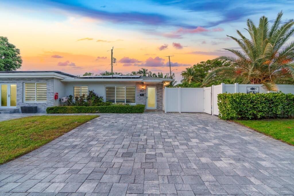 Apartment 3 Mi To + Heated Pool + Grill
