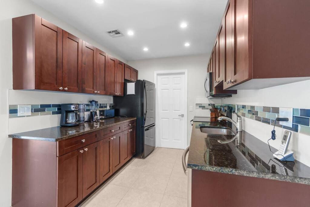 3 Mi To + Heated Pool + Grill *
