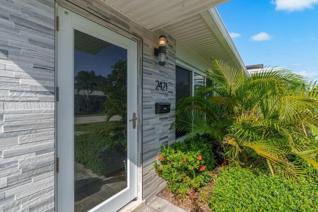 Apartment 3 Mi To + Heated Pool + Grill Fort Lauderdale