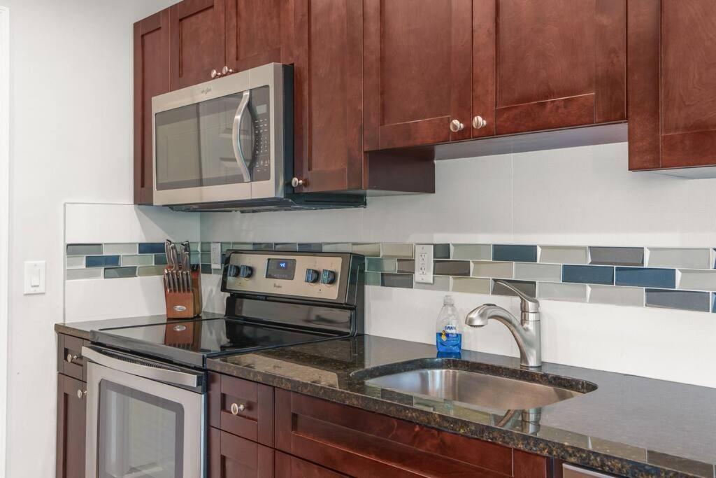 Apartment 3 Mi To + Heated Pool + Grill *