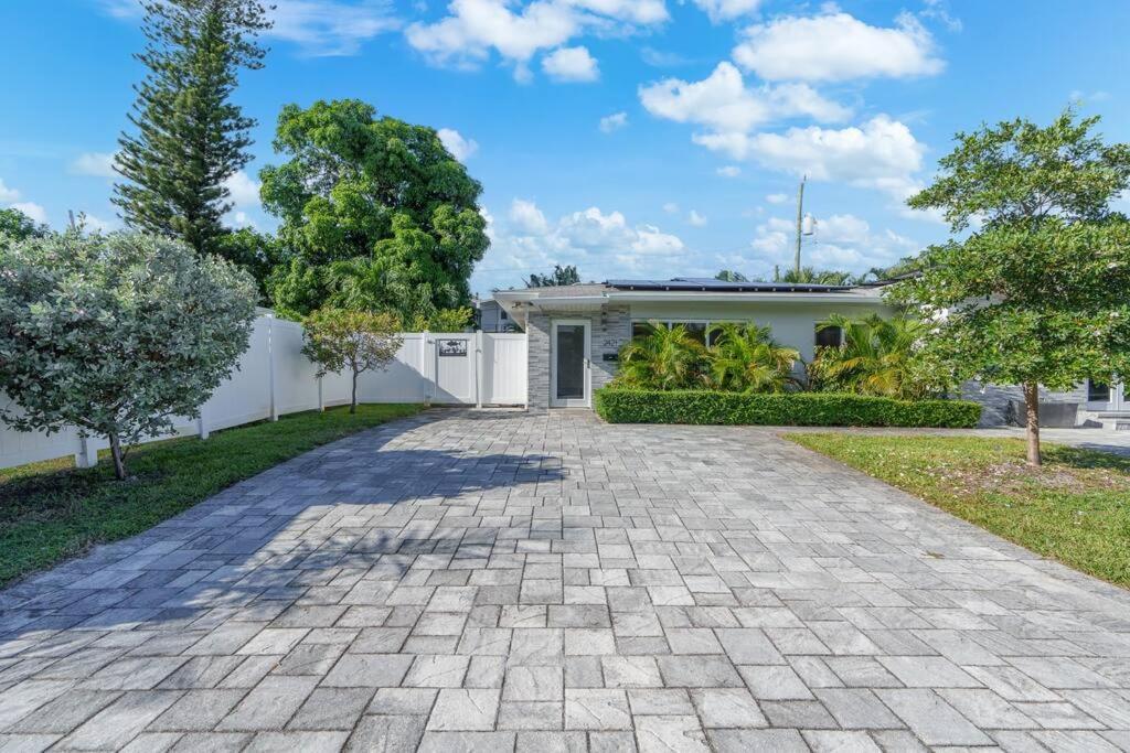 Apartment 3 Mi To + Heated Pool + Grill