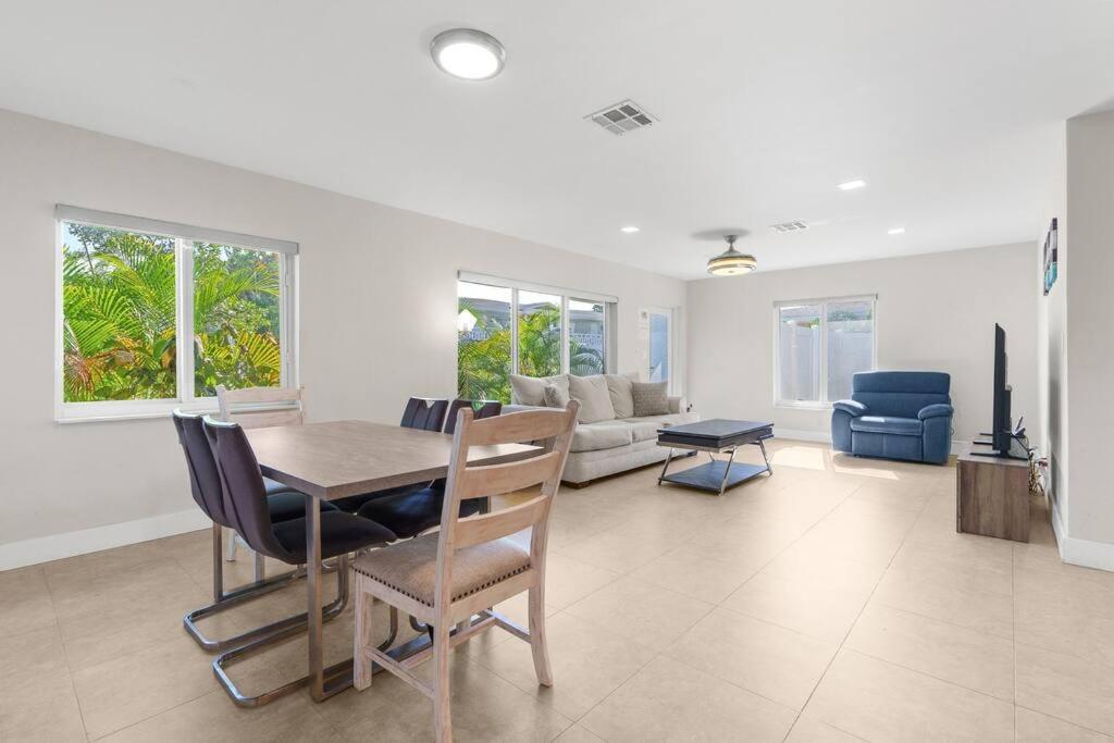 Apartment 3 Mi To + Heated Pool + Grill *