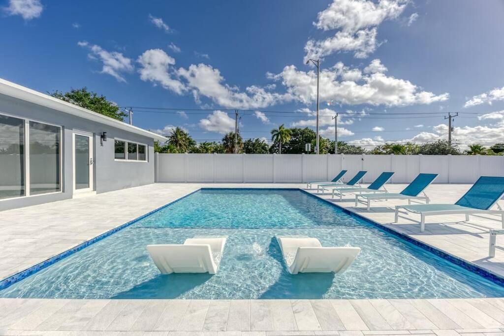 Sunshine Manor 2017-2 Fort Lauderdale