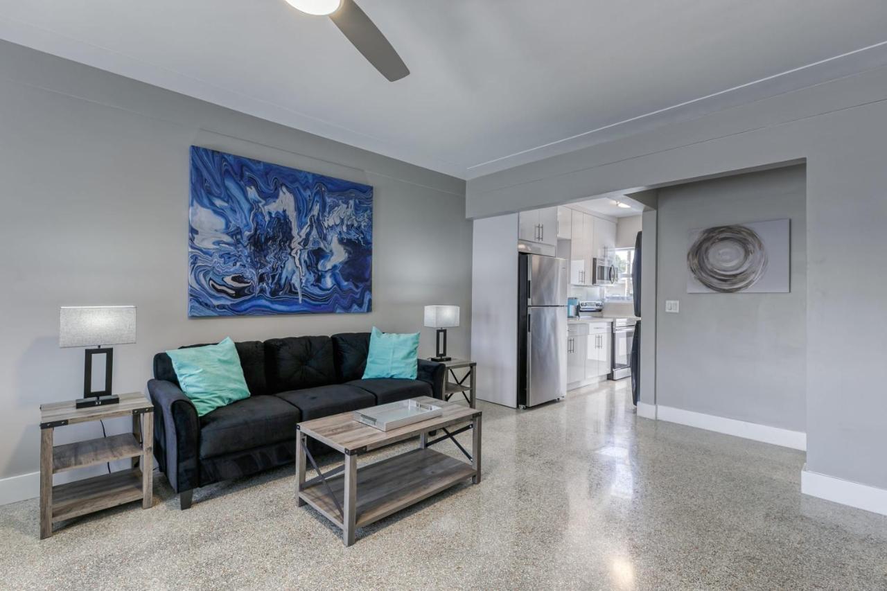 Sunshine Manors 2013 A Apartment *