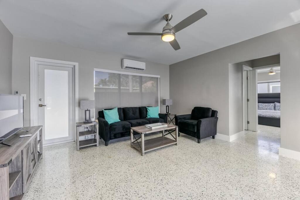 Sunshine Manors 2017-3 Apartment