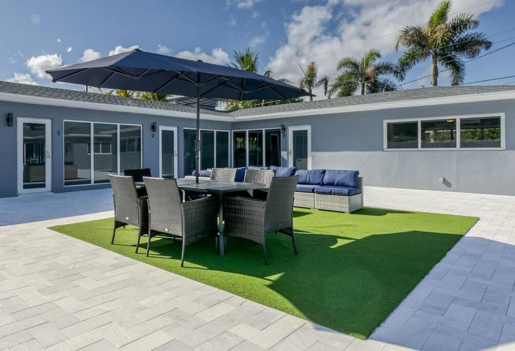 Sunshine Manors 2025-a Fort Lauderdale