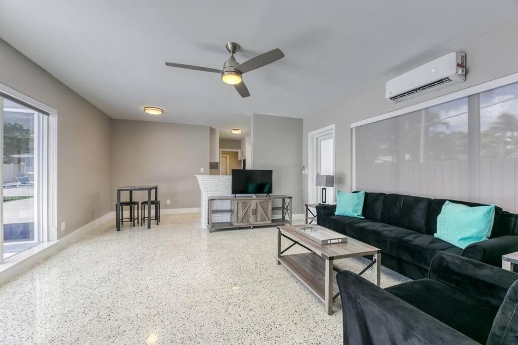 Apartment Sunshine Manors 2017-3 *