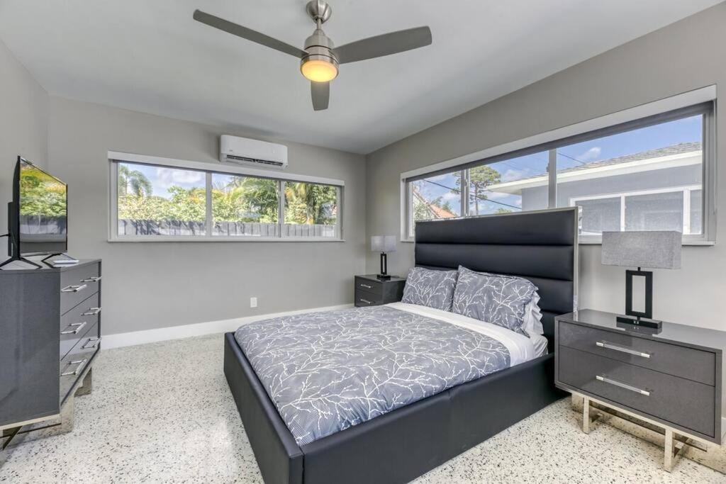 Sunshine Manors 2017-3 Apartment *