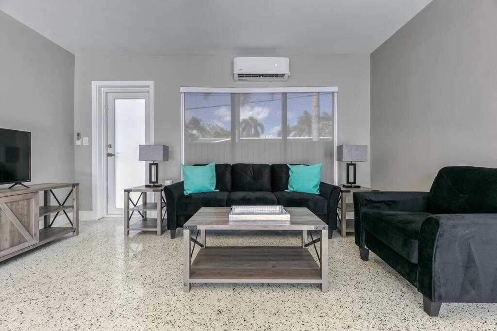 Sunshine Manors 2017-3 Apartment Fort Lauderdale