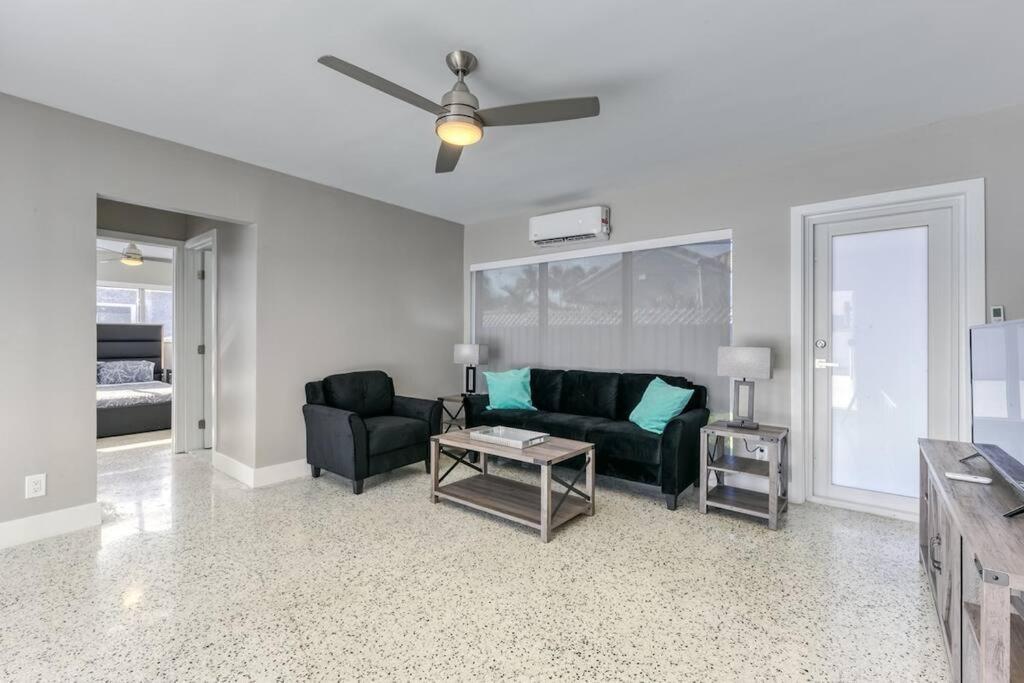 Sunshine Manors 2025-a