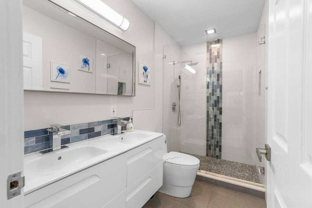 Apartment Renovated + 2mi From + Heated Pool +grill *