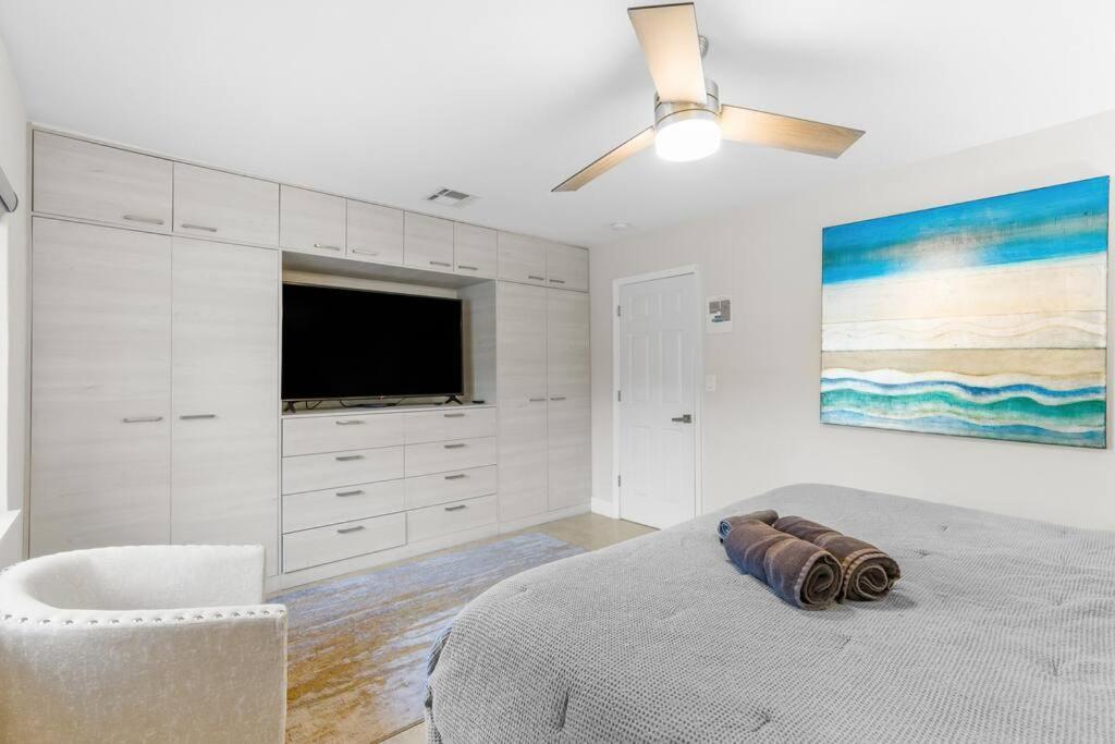 Renovated + 2mi From + Heated Pool +grill *