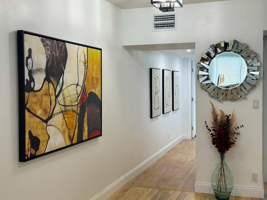 Seaside Escape Steps To Beach, Dining, Shopping And Olas! Apartment *