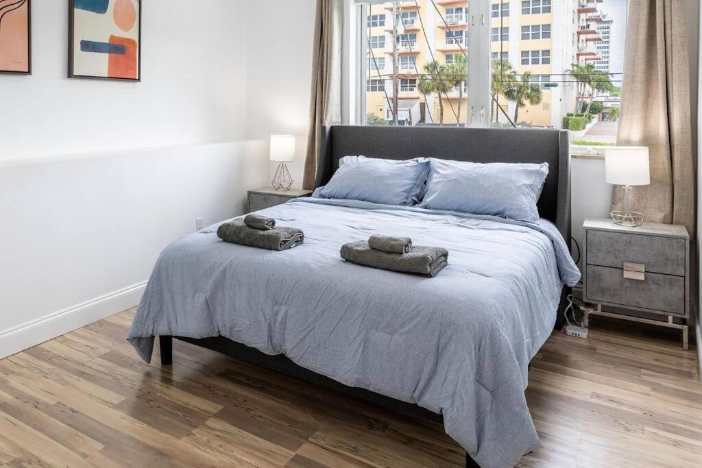 Seaside Escape Steps To Beach, Dining, Shopping And Olas! * Fort Lauderdale