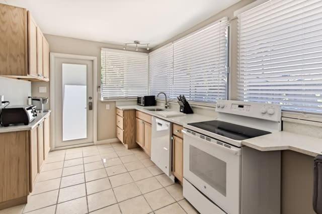 Wiltonplex Complex Apartment
