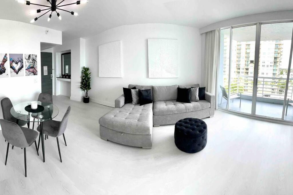 New Luxury Water Front Apartment Fort Lauderdale