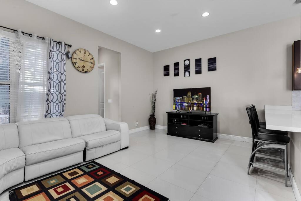Miami/ft Lauderdale Private Retreat Near Airport. * Fort Lauderdale