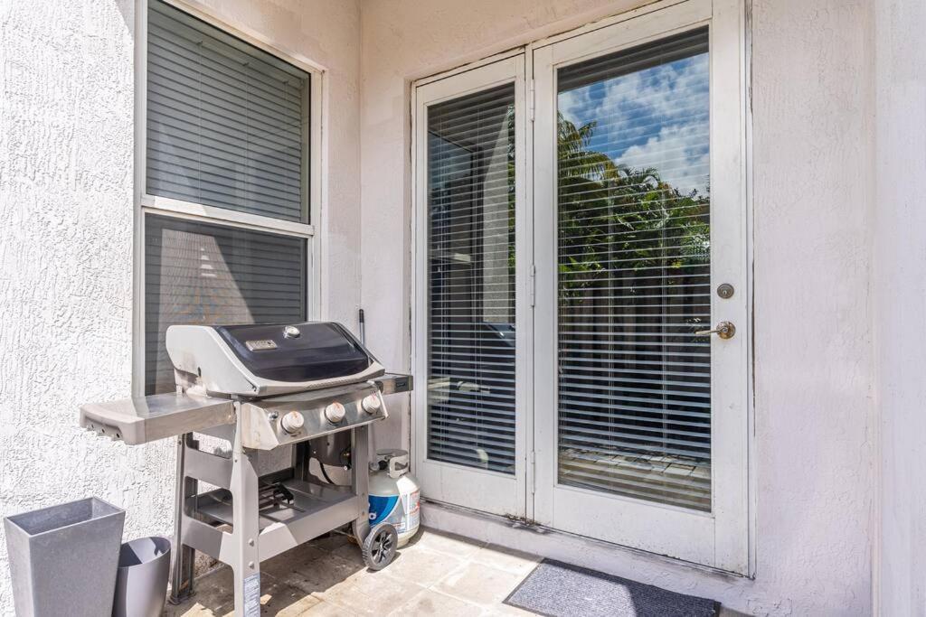 Villa Miami/ft Lauderdale Private Retreat Near Airport.