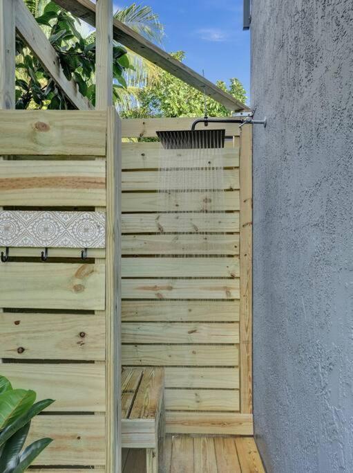 Hot Tub! Roof Top! Firepit! Boat Dock! * Fort Lauderdale