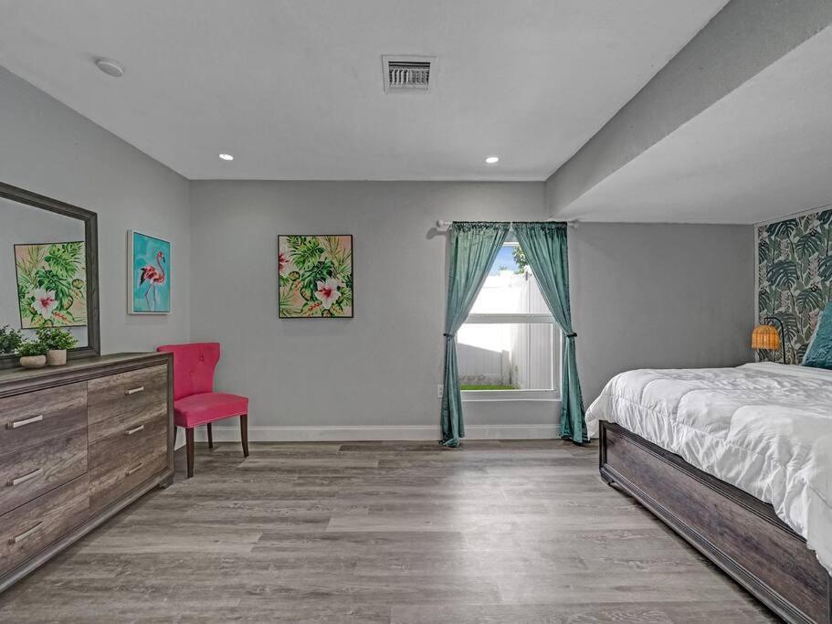 Hot Tub! Roof Top! Firepit! Boat Dock! Fort Lauderdale