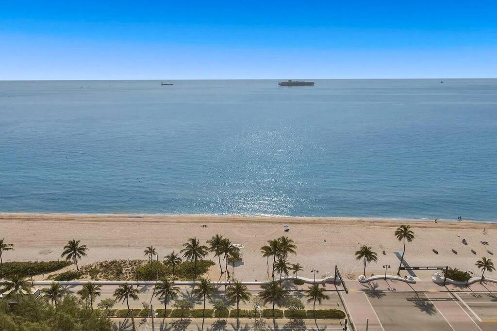 Vistamar Waterfront Abode -walk To The