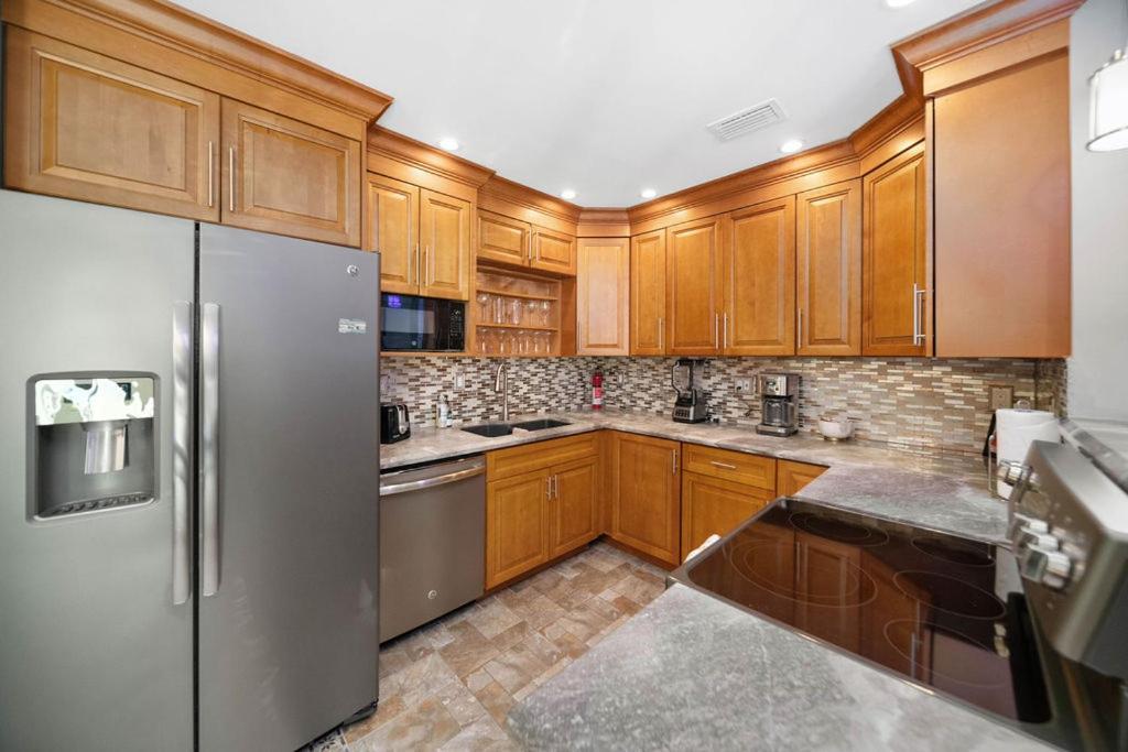 Wilton Manors Pool Oasis 3/3 And Free Parking Holiday home