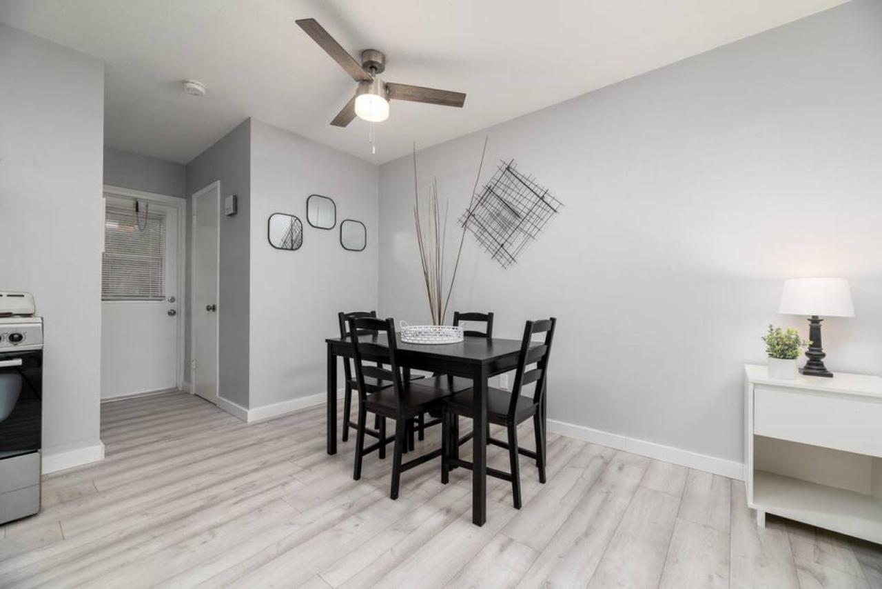 Apartment Just Off Wilton Drive 3 *
