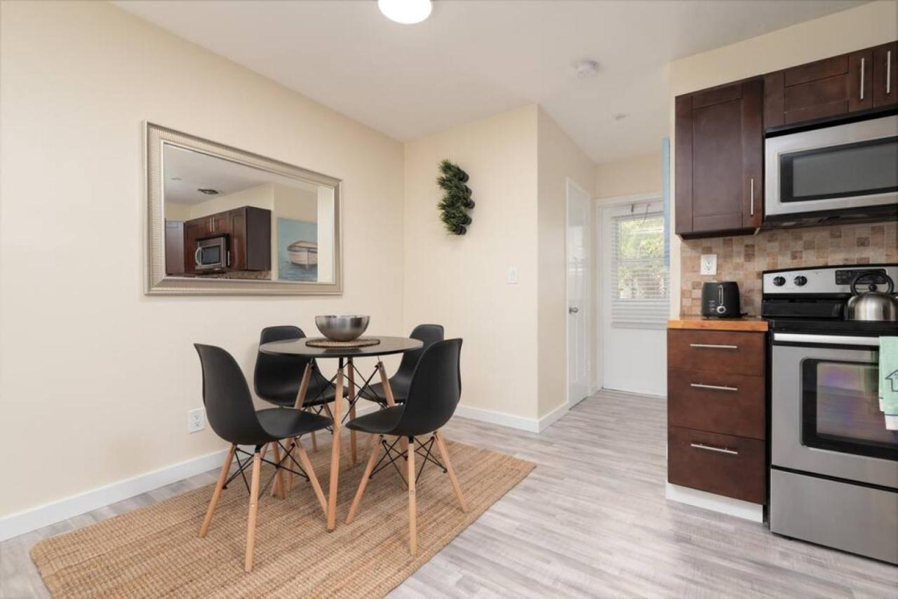 Apartment Just Off Wilton Drive 6