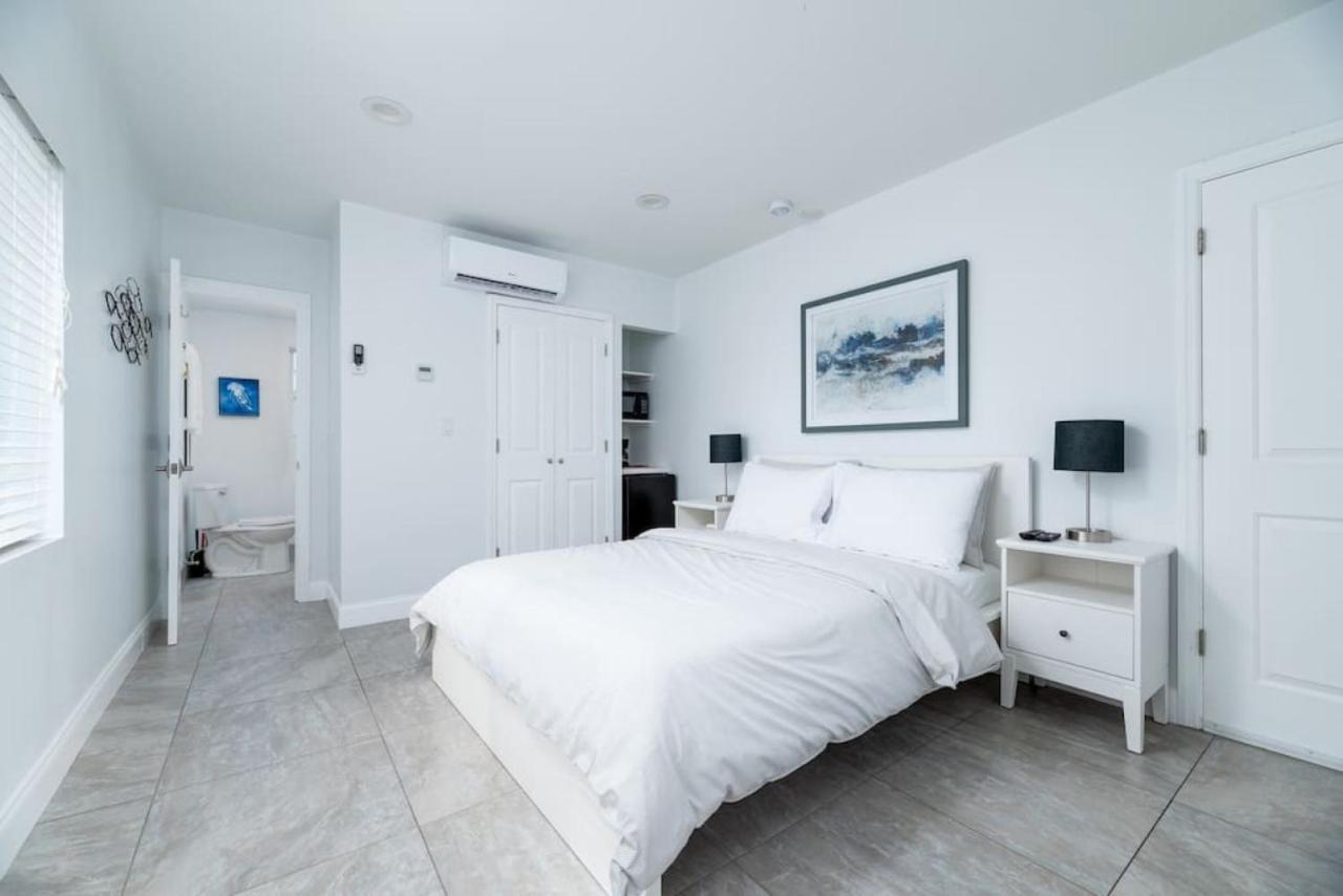 Bayshore Breeze 8 *