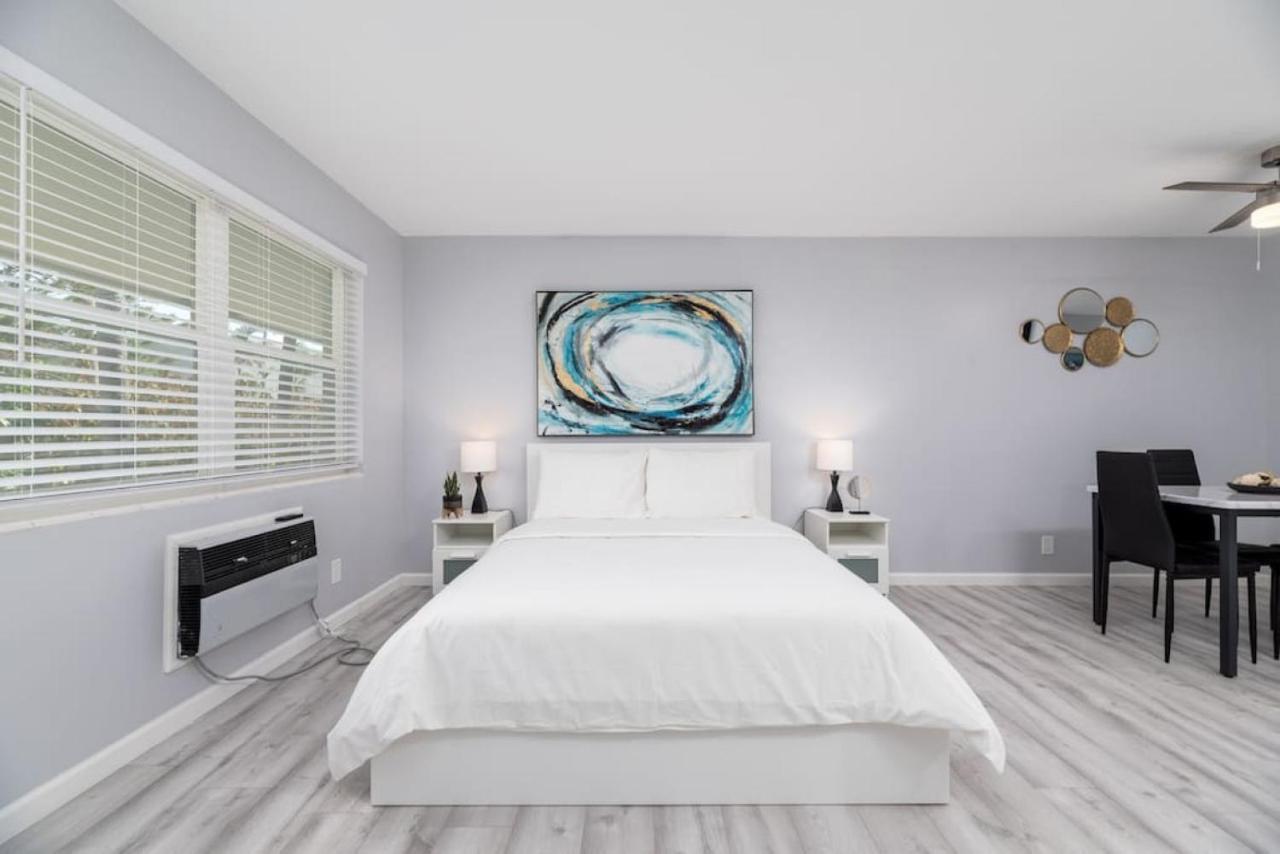 Just Off Wilton Drive 2 * Fort Lauderdale
