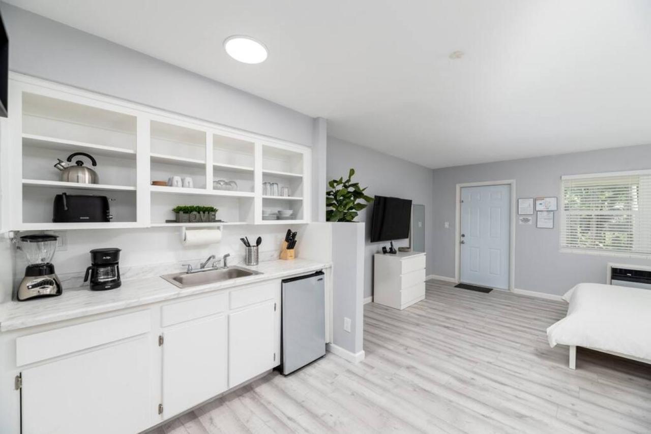 Just Off Wilton Drive 2 Apartment Fort Lauderdale