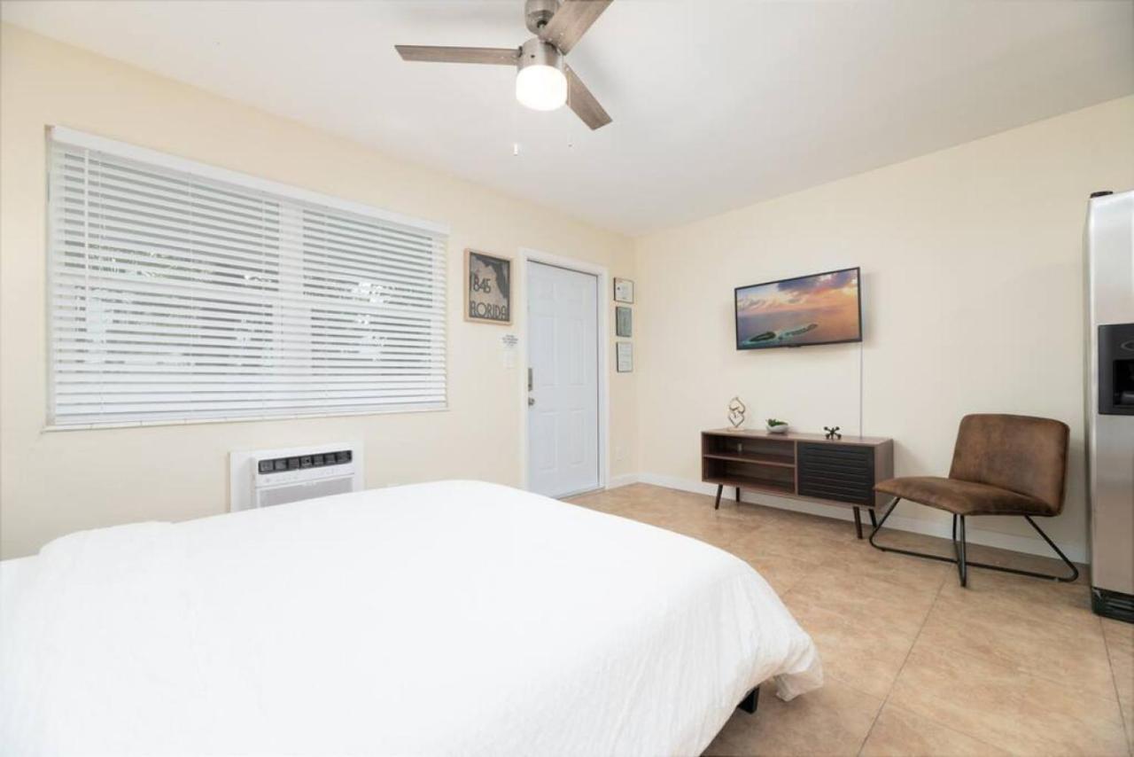 Apartment Just Off Wilton Drive 7