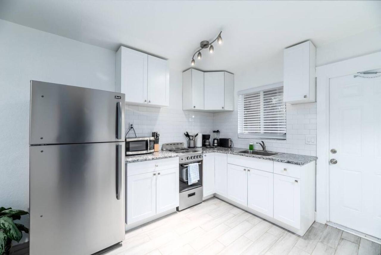Apartment Comfy At Middle River 2