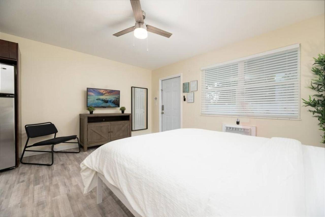Just Off Wilton Drive 6 Apartment *