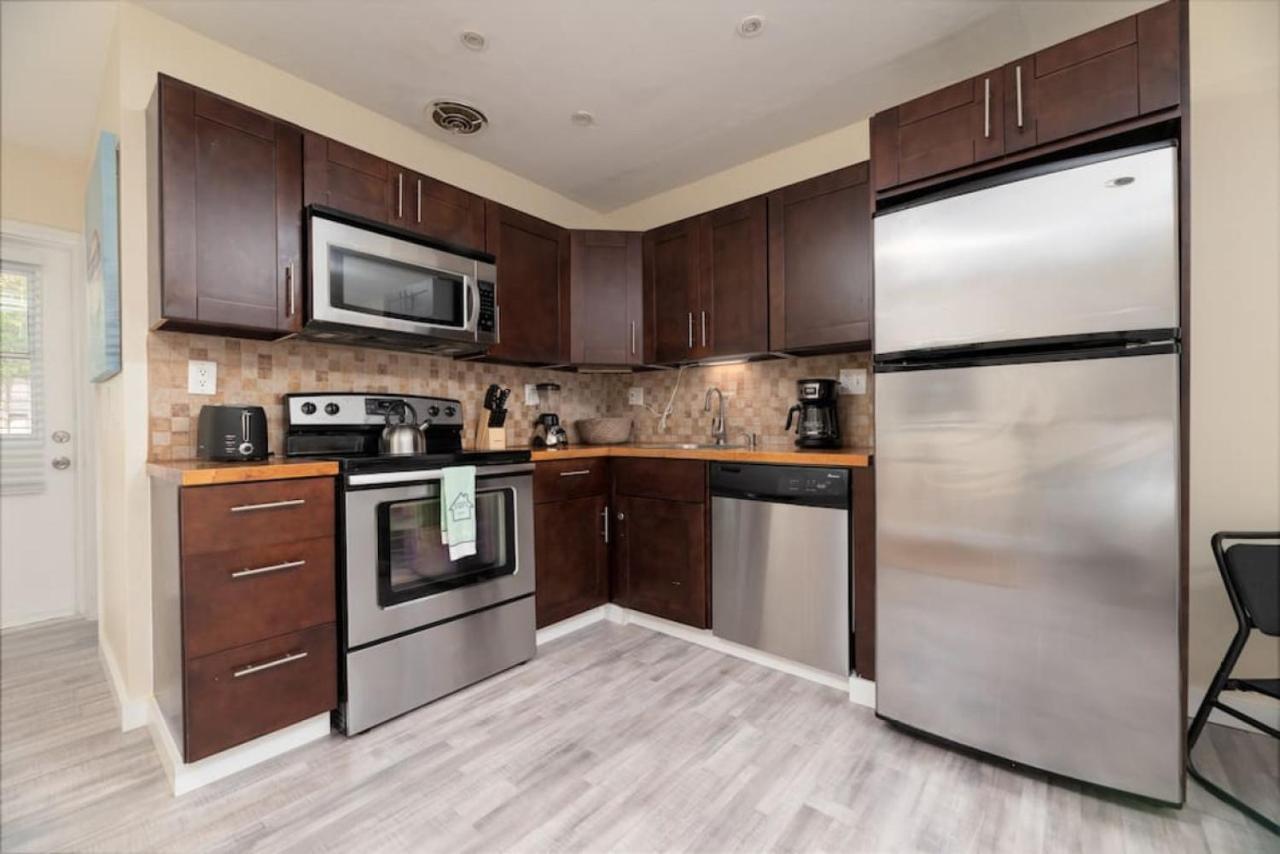 Apartment Just Off Wilton Drive 6