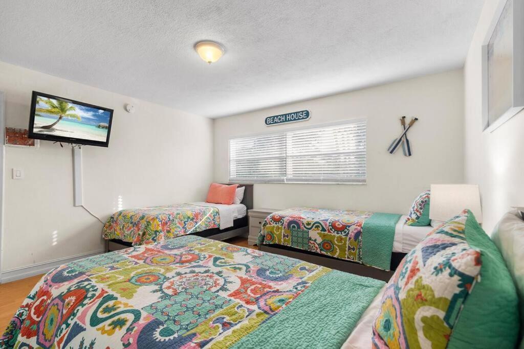 Beachside & Olas Getaway With Pool