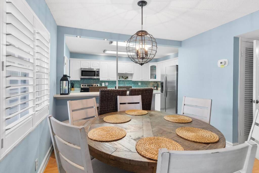 Beachside & Olas Getaway With Pool Fort Lauderdale