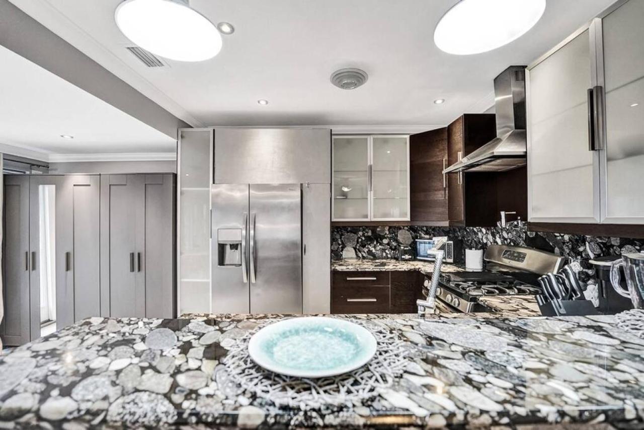 Isles Modern 1br Waterfront With Patio
