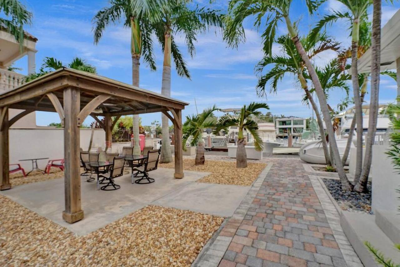 Isles Modern 1br Waterfront With Patio *