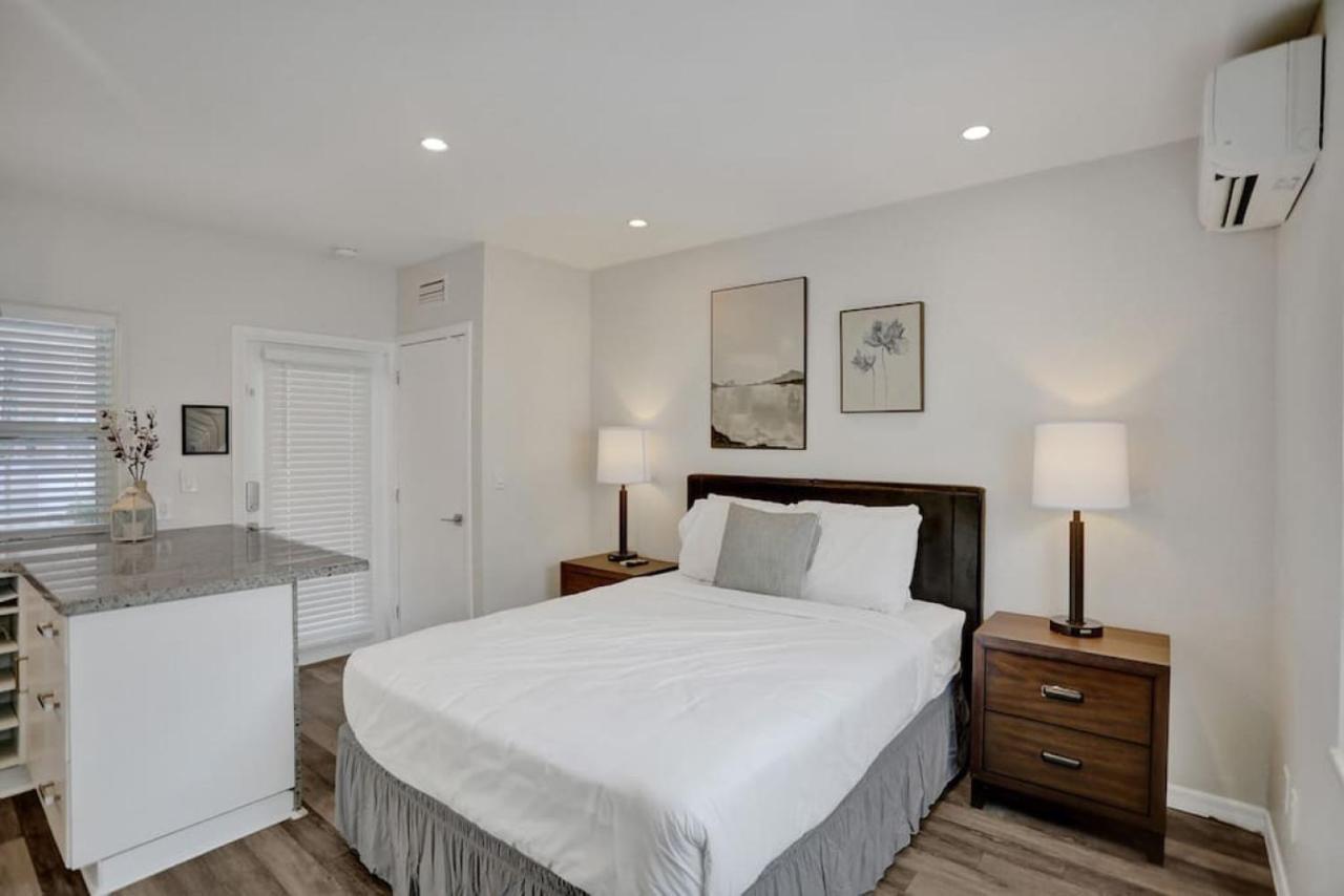 Isles Modern In Lauderdale With Patio Apartment