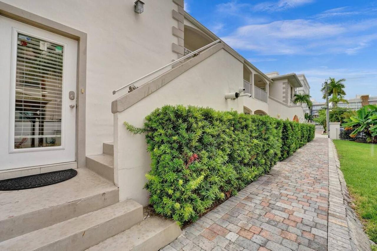 Isles Modern 1br Waterfront With Patio *