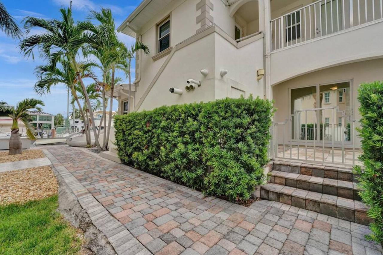 Isles Modern 1br Waterfront With Patio